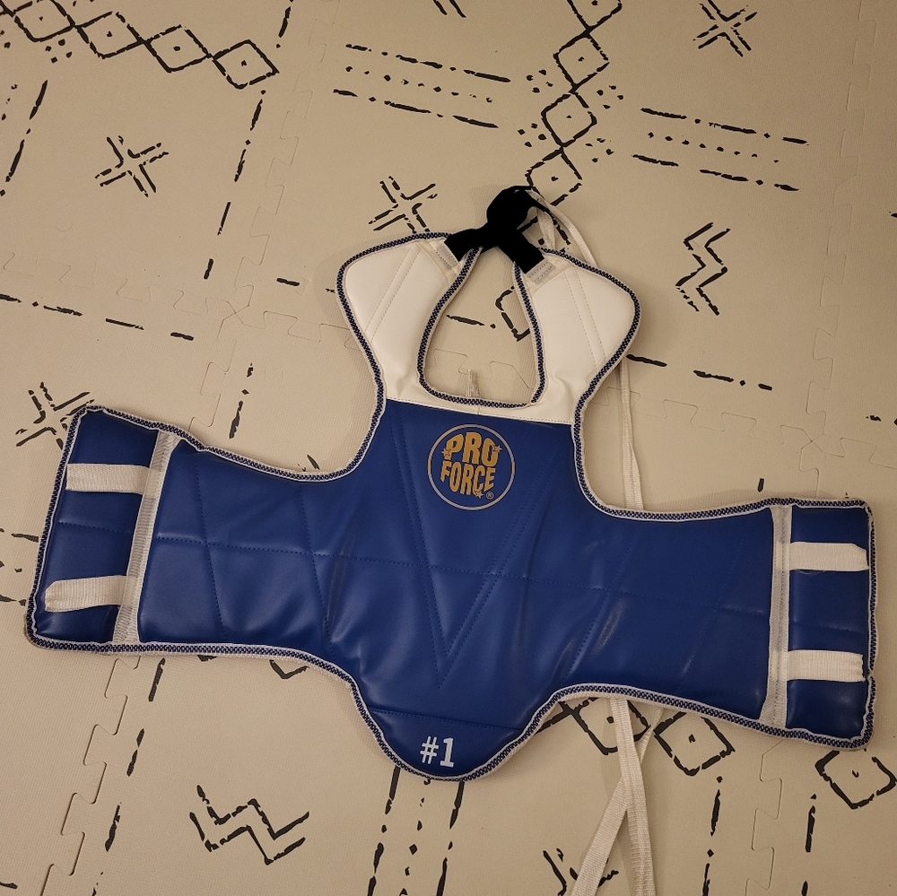 Rogue chest protector sz 1 taekwondo karate